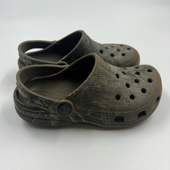 Crocs Camouflage Shoes Youth Size 12 - Picture 1 of 5